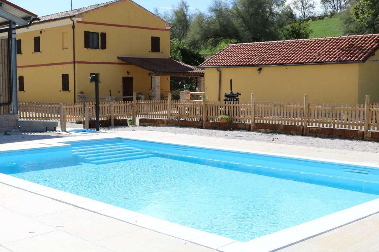 Agriturismo Fattoria Del Colle Iesi Exterior photo